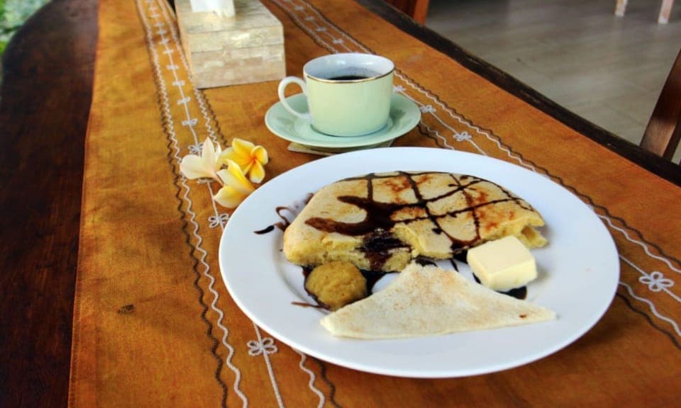 Free daily on-the-go breakfast