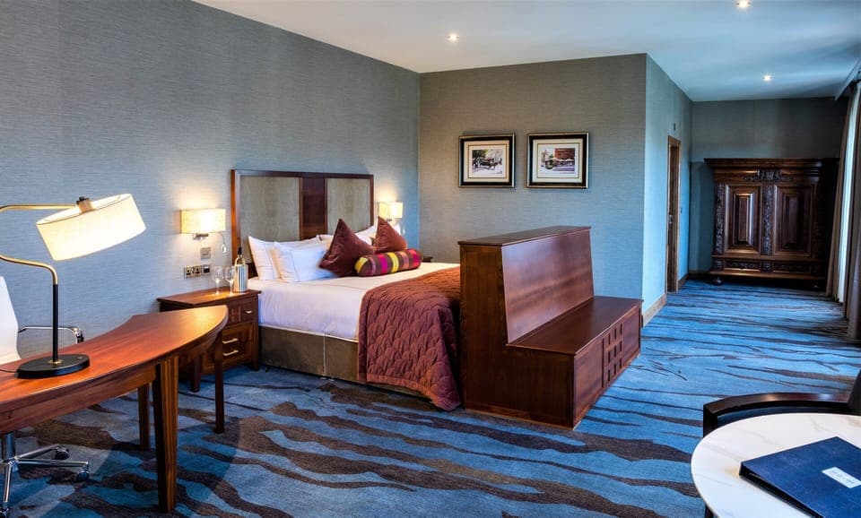 Superior Double Room, 1 King Bed, Non Smoking, Ensuite | Premium bedding, in-room safe, individually furnished, desk