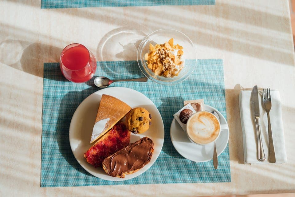 Free daily continental breakfast