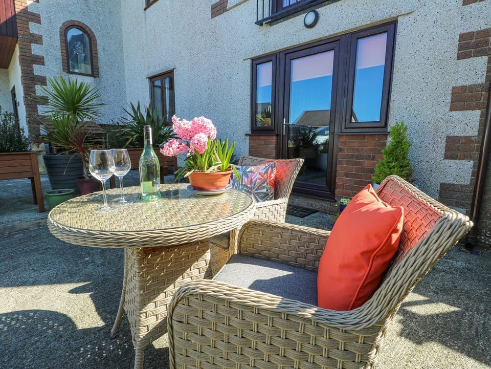 Cottage | Outdoor dining