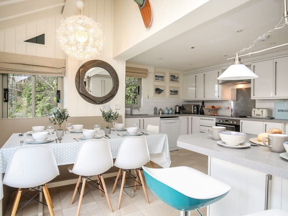 Cottage | Private kitchen | Fridge, microwave, oven, dishwasher