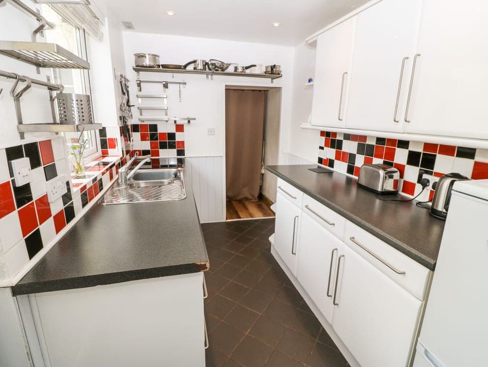 Cottage | Private kitchen | Cookware/dishes/utensils