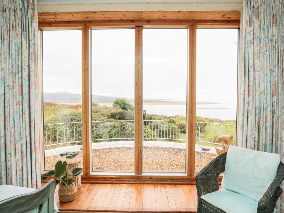 Cottage | 4 bedrooms, individually decorated, individually furnished, free WiFi