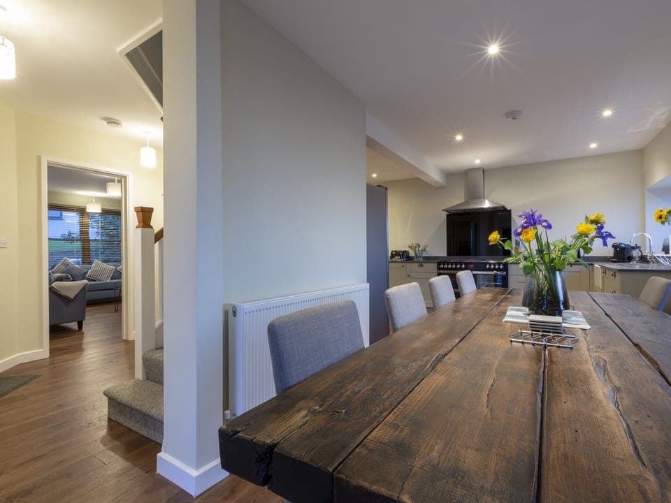 Cottage | Private kitchen | Fridge, microwave, stovetop, dishwasher