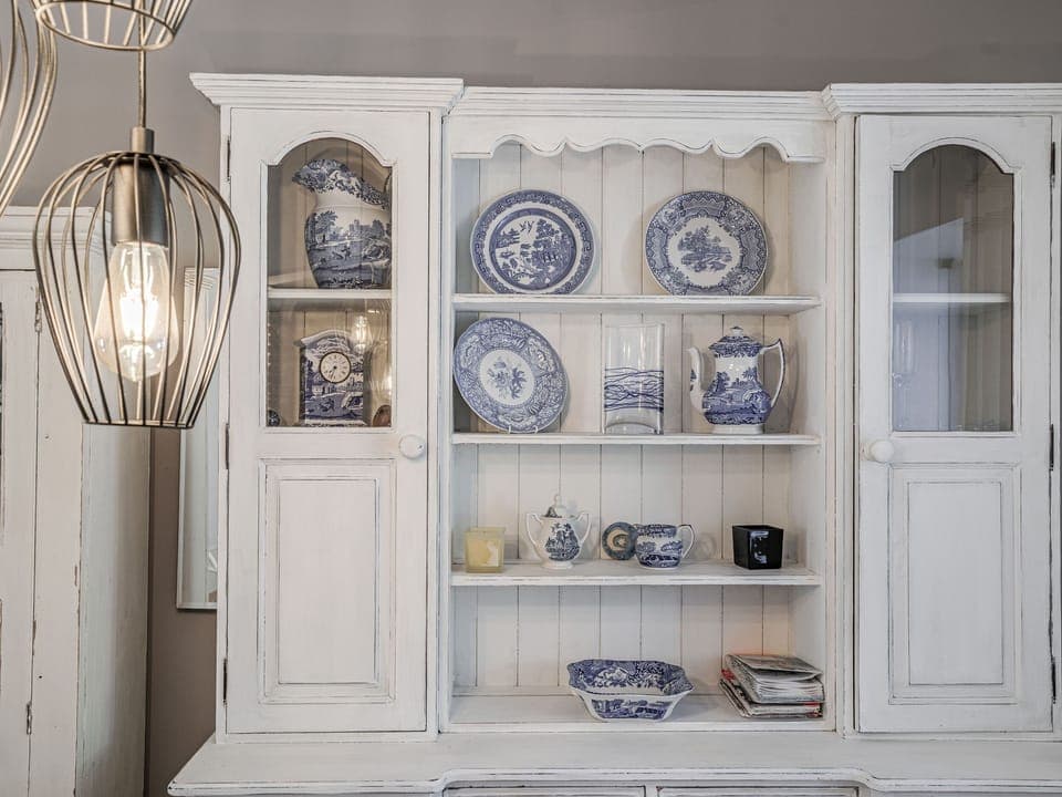 Cottage | Private kitchen | Microwave, stovetop, dishwasher, highchair