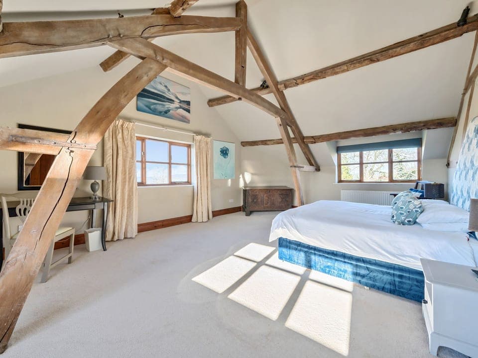 5 bedrooms, individually decorated, individually furnished, free WiFi