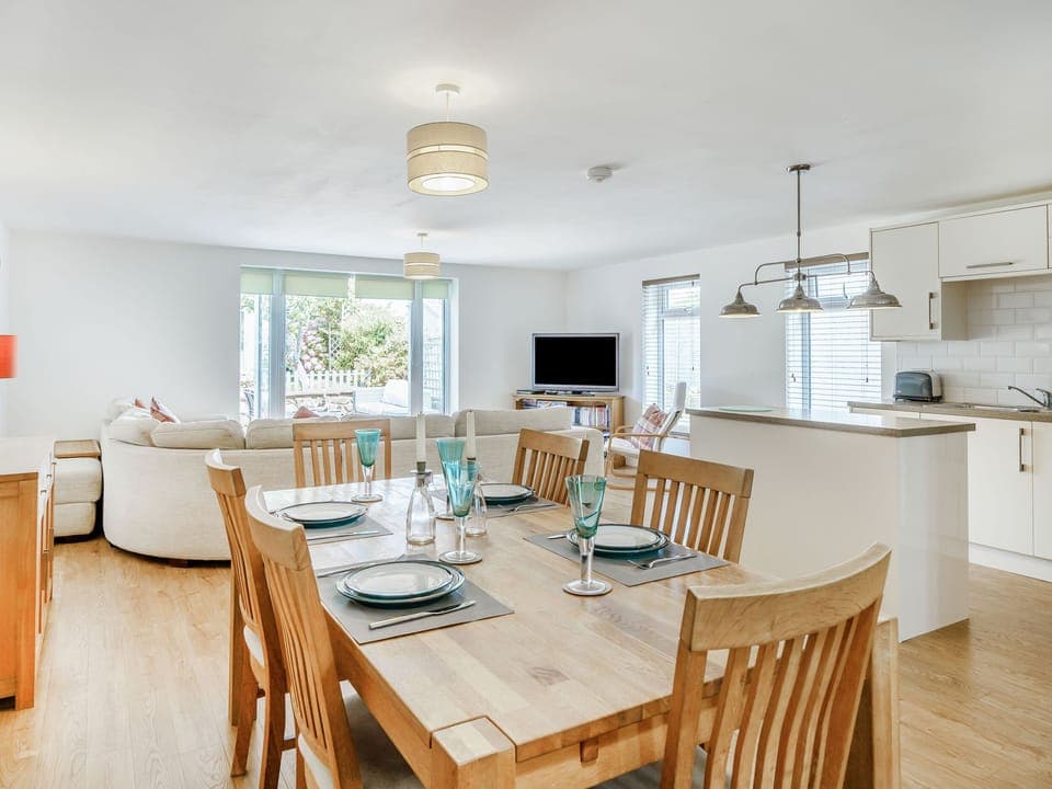 Cottage | Private kitchen | Fridge, microwave, stovetop, dishwasher