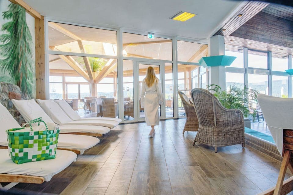 Couples treatment rooms, sauna, hot tub, steam room, Turkish bath