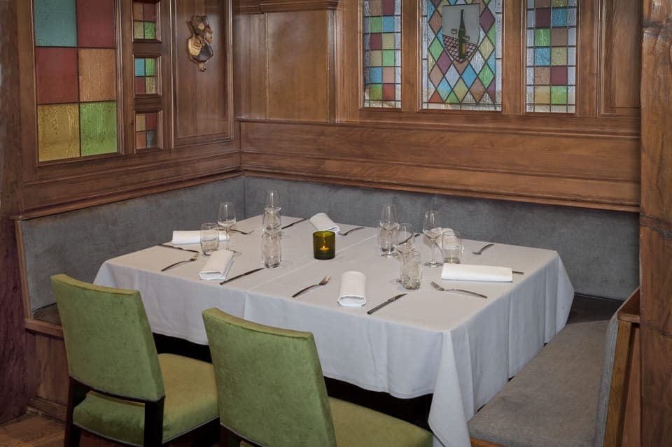 Lunch and dinner served, French cuisine