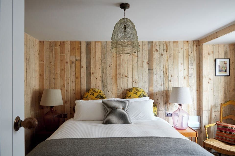 Luxury Cottage, 3 Bedrooms, Fireplace | Egyptian cotton sheets, premium bedding, down comforters, minibar