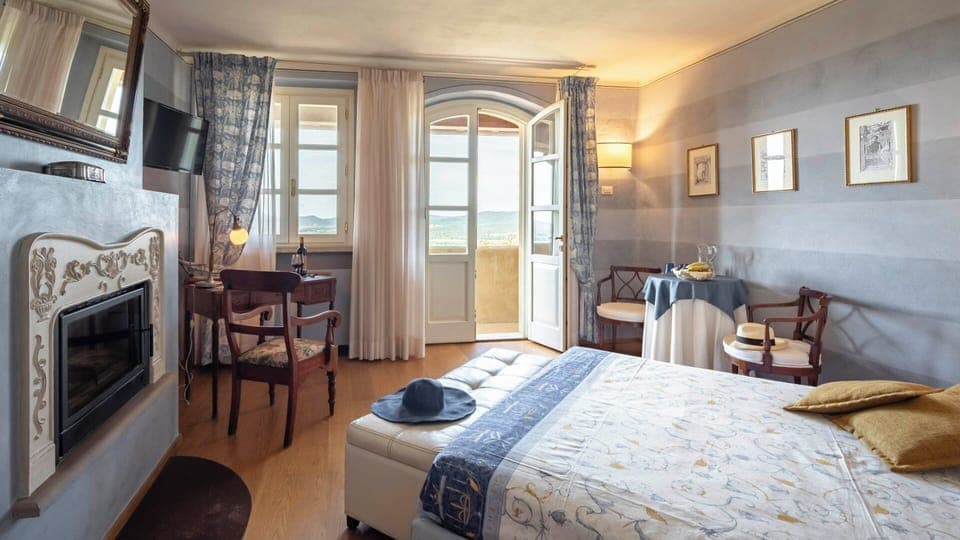 Junior Suite, 1 Queen Bed, Terrace, Valley View | Premium bedding, minibar, in-room safe, individually decorated