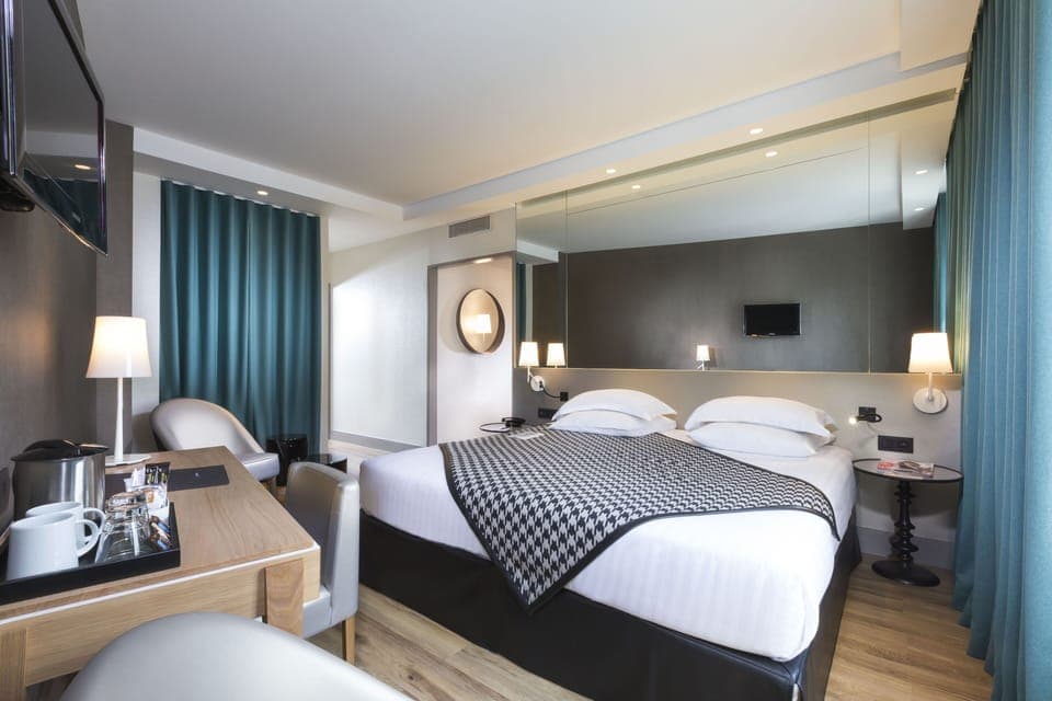 Deluxe Room | In-room safe, desk, soundproofing, iron/ironing board