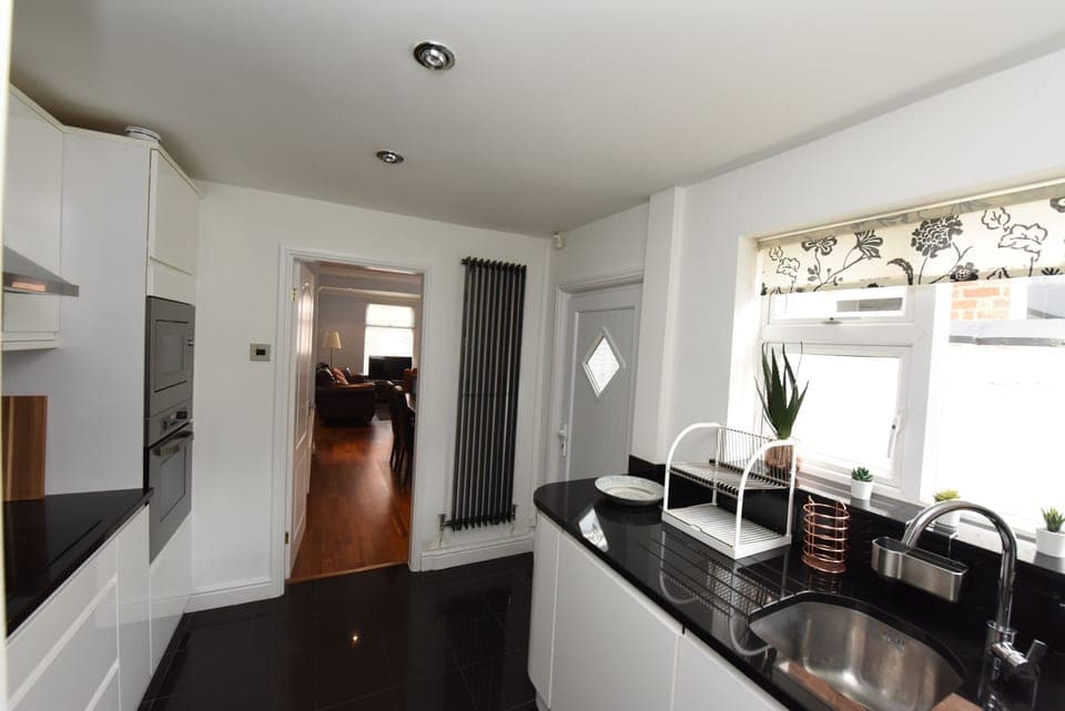 Honeysuckle House | Private kitchen | Fridge, microwave, oven, stovetop