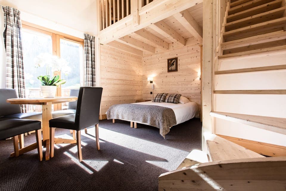 In-room safe, free WiFi, bed sheets