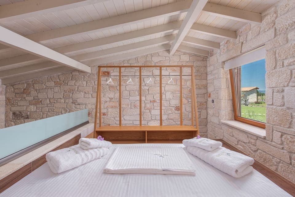 1 bedroom, premium bedding, in-room safe, desk