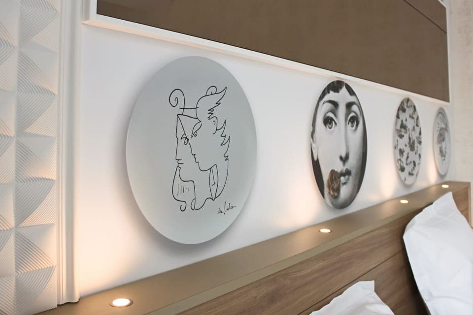 2 bedrooms, desk, blackout drapes, soundproofing