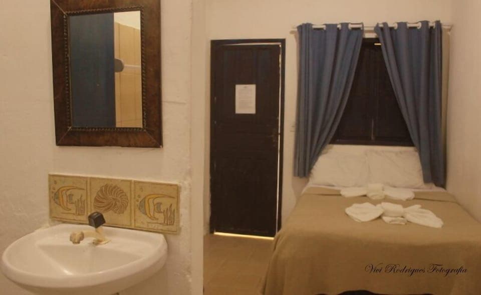 Basic Quadruple Room | Minibar, cribs/infant beds, free WiFi, bed sheets