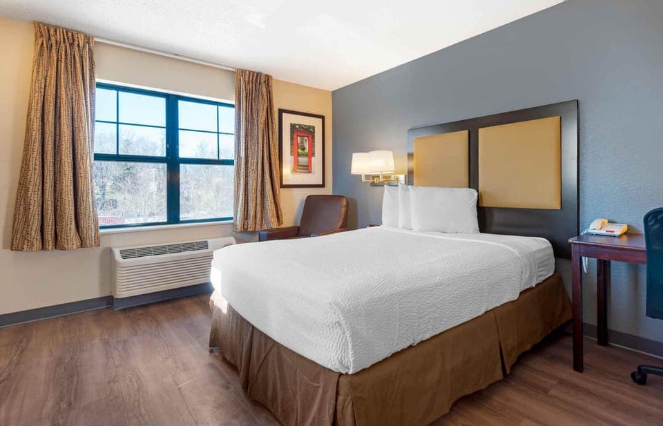 Desk, iron/ironing board, free WiFi, bed sheets