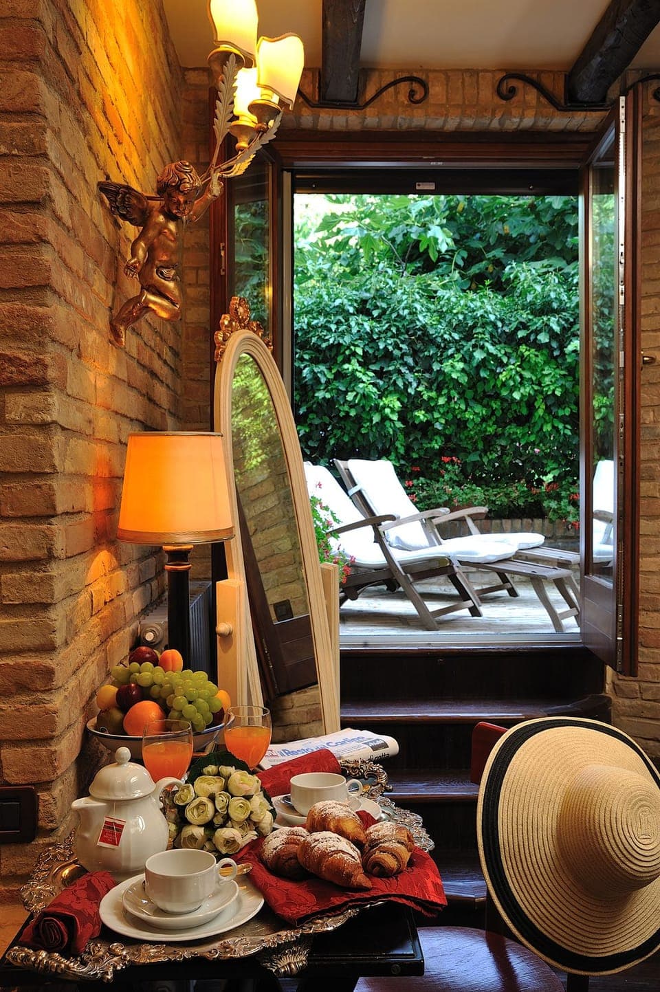 Deluxe Double Room | Terrace/patio