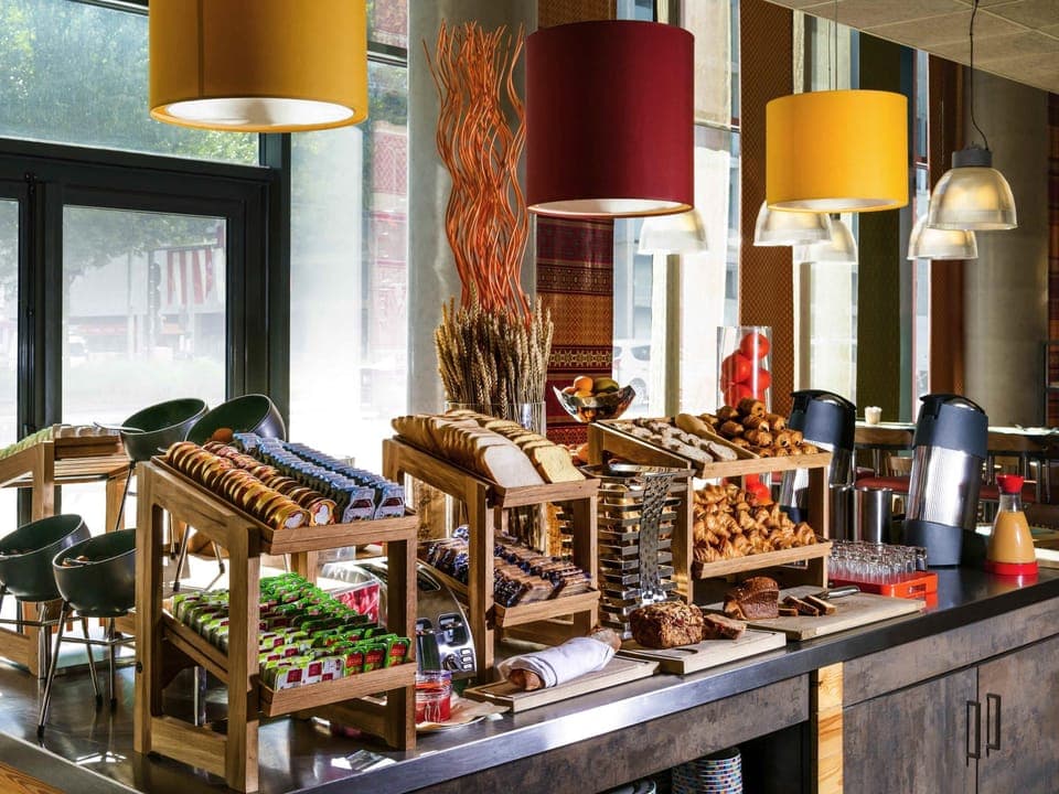 Daily buffet breakfast (EUR 13.90 per person)