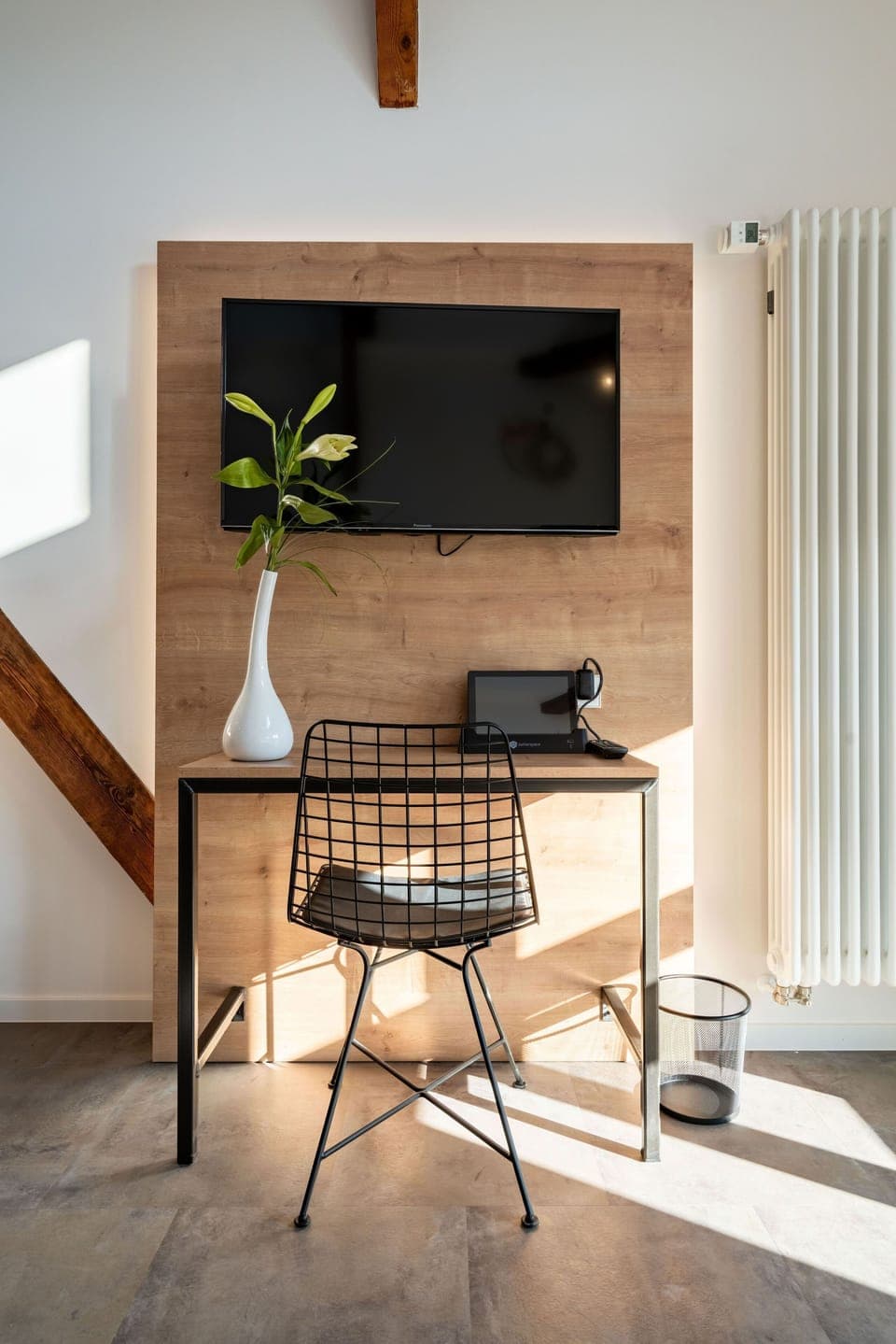 Grand Double Room | Living area | 36-inch Smart TV with satellite channels, TV, tablet