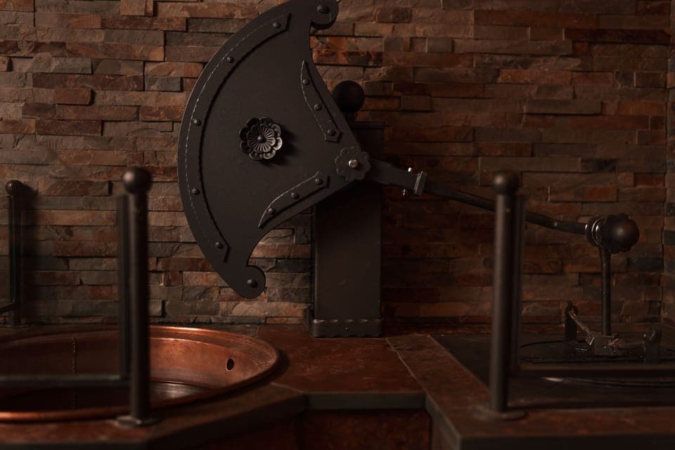 Couples treatment rooms, sauna, hot tub, steam room, body treatments