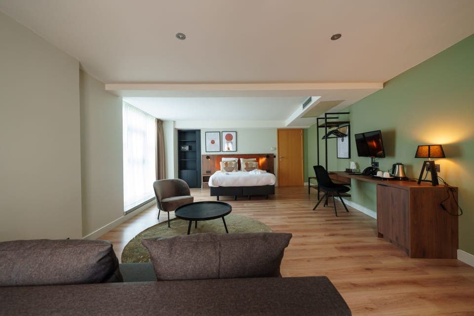 Junior Suite | In-room safe, rollaway beds, free WiFi