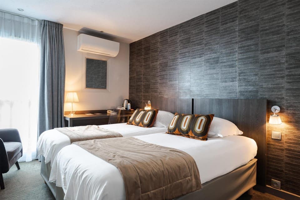 Superior Room, 2 Twin Beds, Non Smoking (Larger Room) | Individually decorated, individually furnished, desk, soundproofing