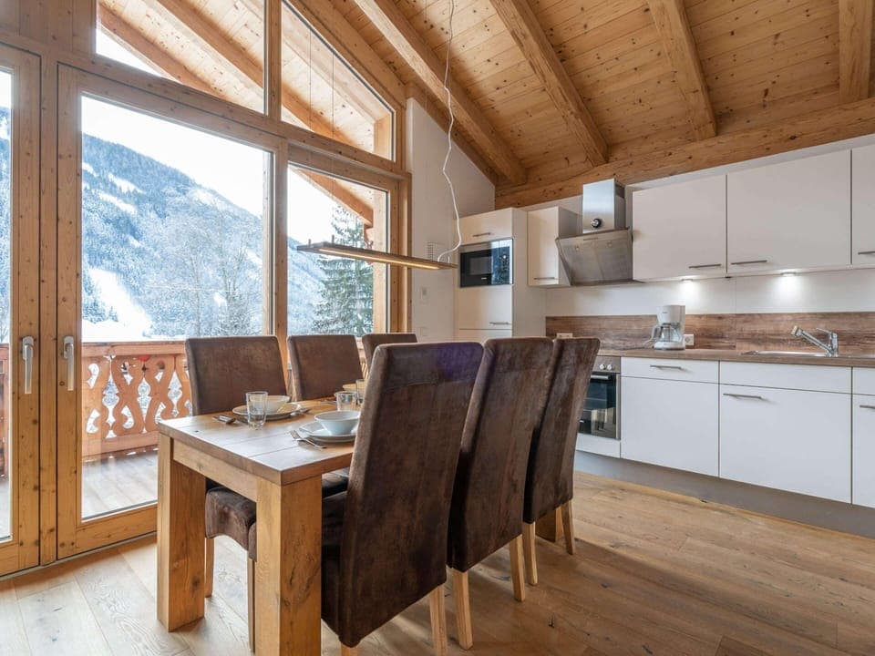 Chalet | Dining
