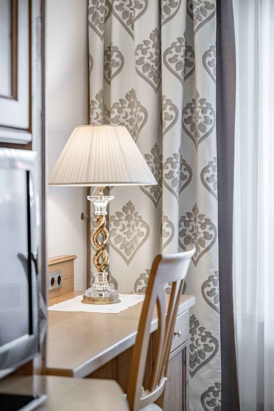 Deluxe Double Room | Living area | 90-cm Smart TV with digital channels, TV, Netflix