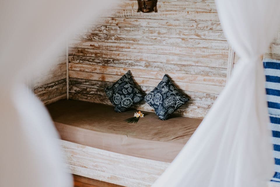 Deluxe Room, Sea View | Minibar, soundproofing, bed sheets