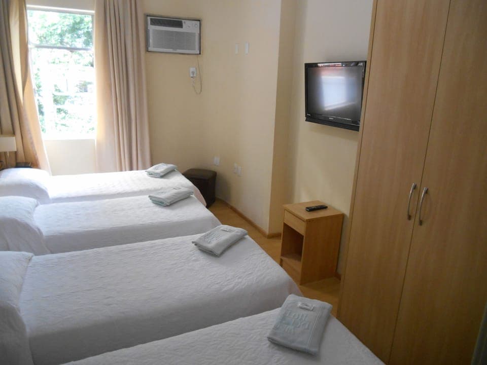 Quadruple Room | Minibar, in-room safe, desk, free WiFi
