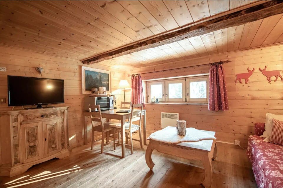 Camera | Living area | Flat-screen TV