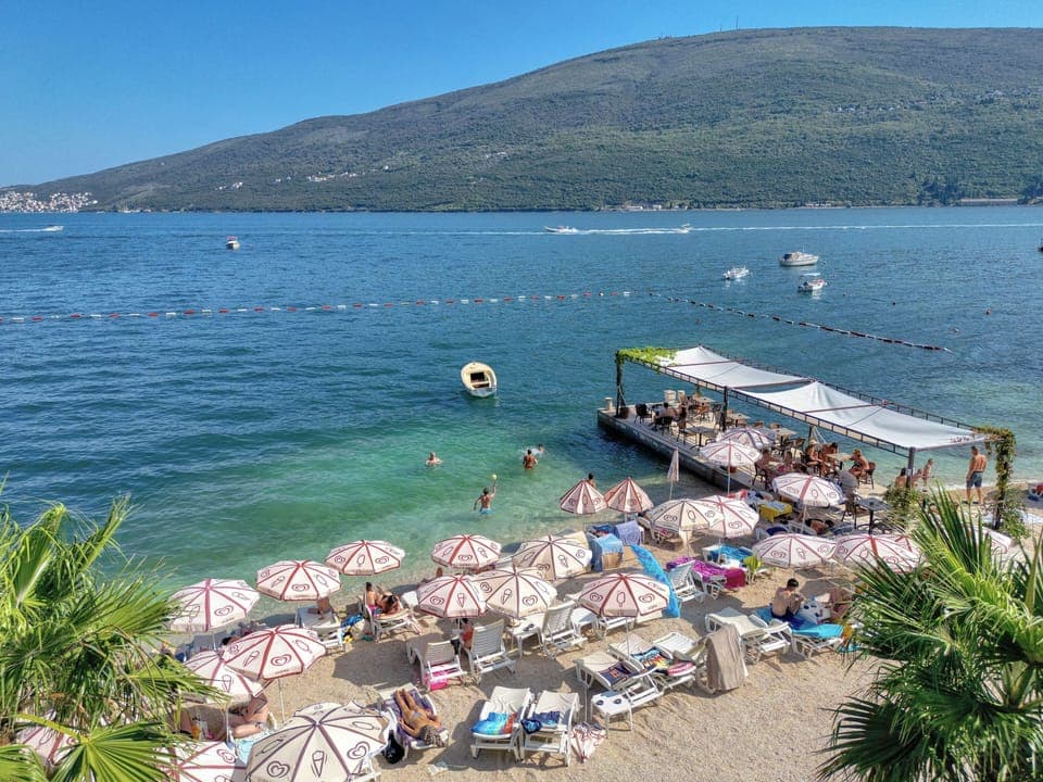 Private beach nearby, white sand, beach cabanas, beach bar