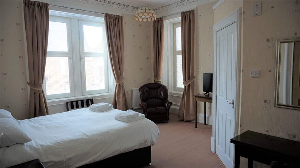 Superior Double or Twin Room | Individually decorated, individually furnished, desk, laptop workspace