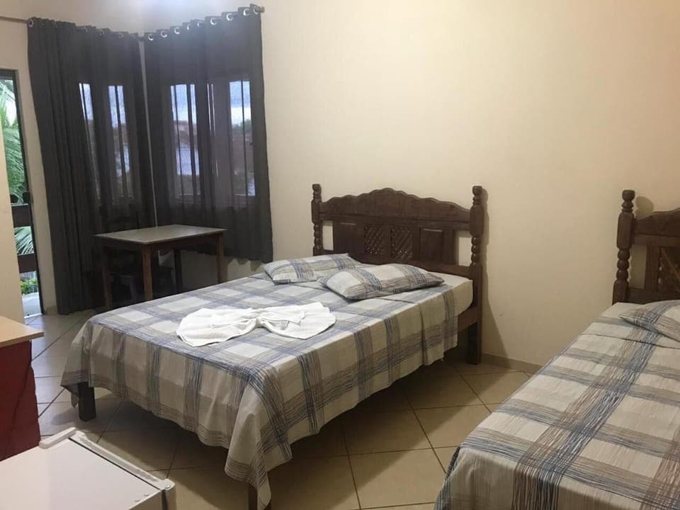 Minibar, free WiFi, bed sheets