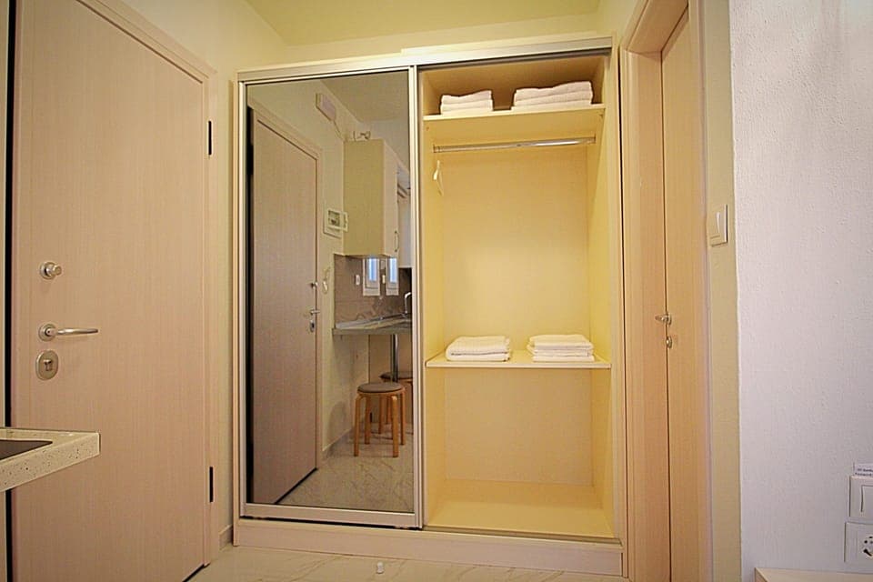 Double Suite | Soundproofing, iron/ironing board, free WiFi, bed sheets