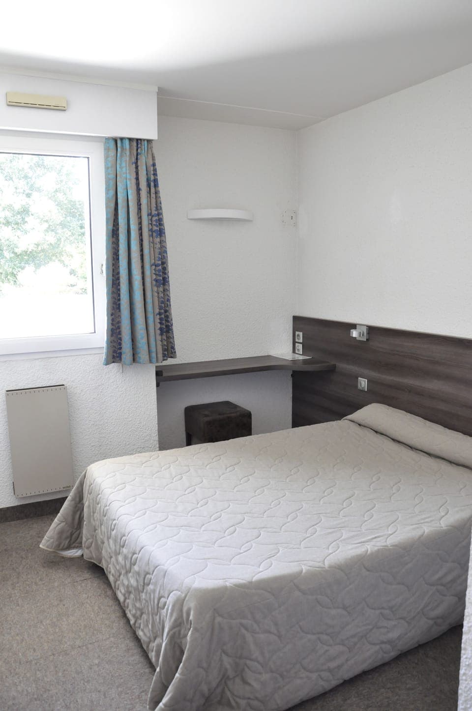 Double or Twin Room | Bathroom | Shower, free toiletries, towels