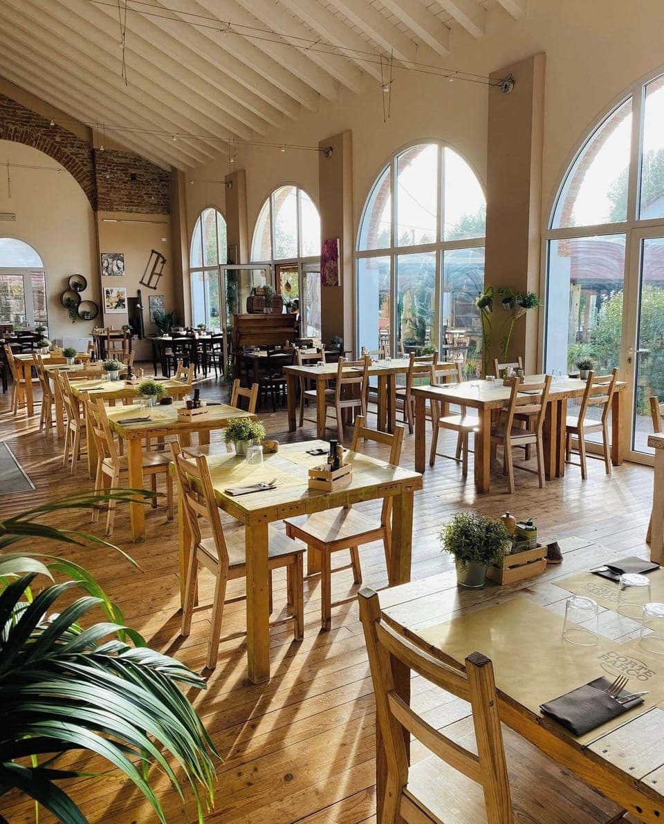 Lunch and dinner served, local cuisine