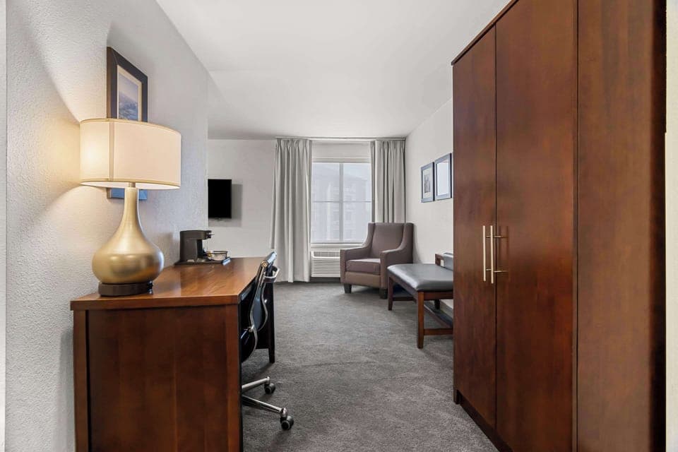 In-room safe, desk, iron/ironing board, free WiFi