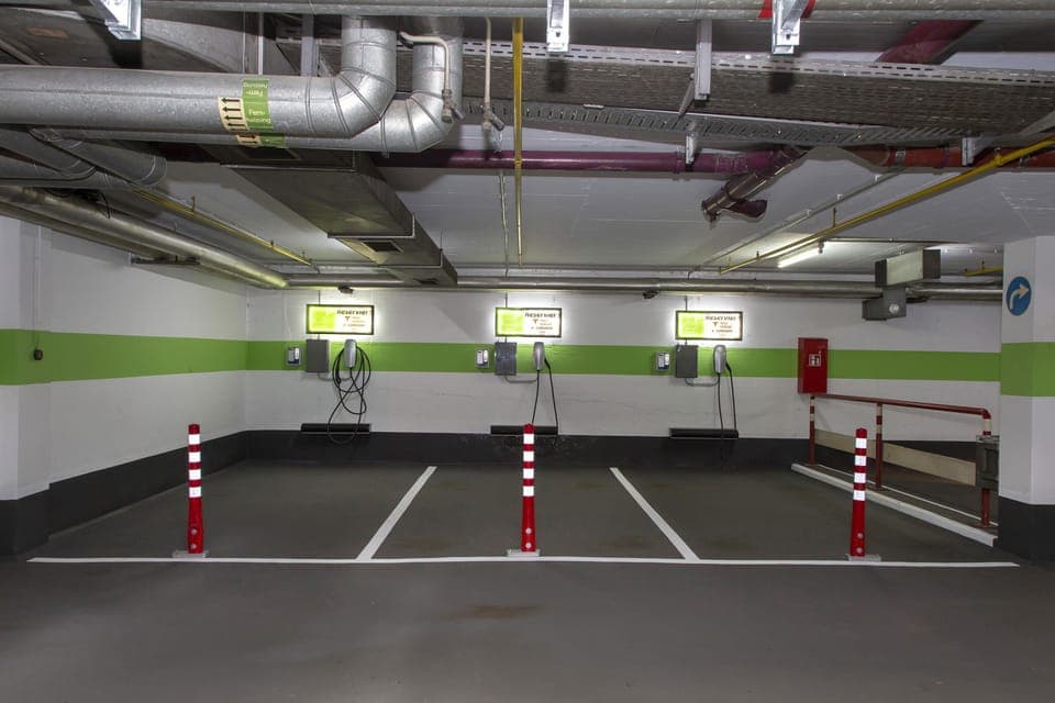 Self parking (EUR 23.00 per day), valet parking (EUR 23.00 per day)