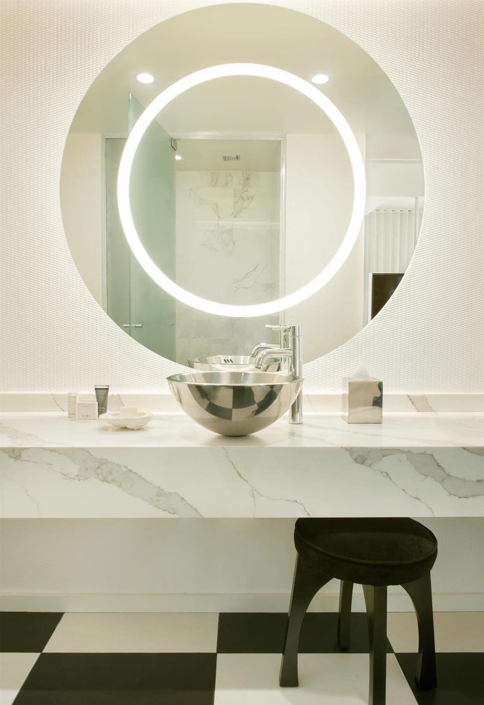 Studio Suite, 1 King Bed | Bathroom | Shower, rainfall showerhead, designer toiletries, hair dryer
