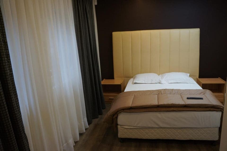 Cribs/infant beds, free WiFi