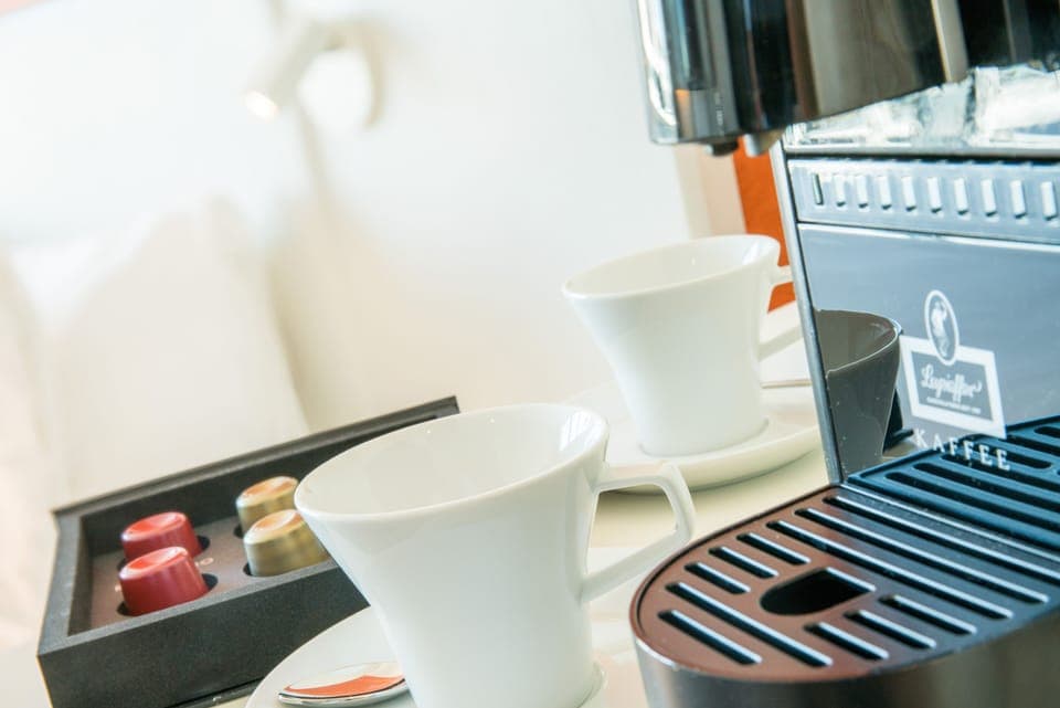 Hypo-allergenic bedding, minibar, in-room safe, desk