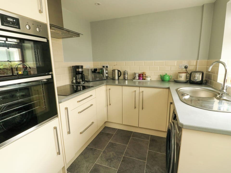 Cottage | Private kitchen | Cookware/dishes/utensils