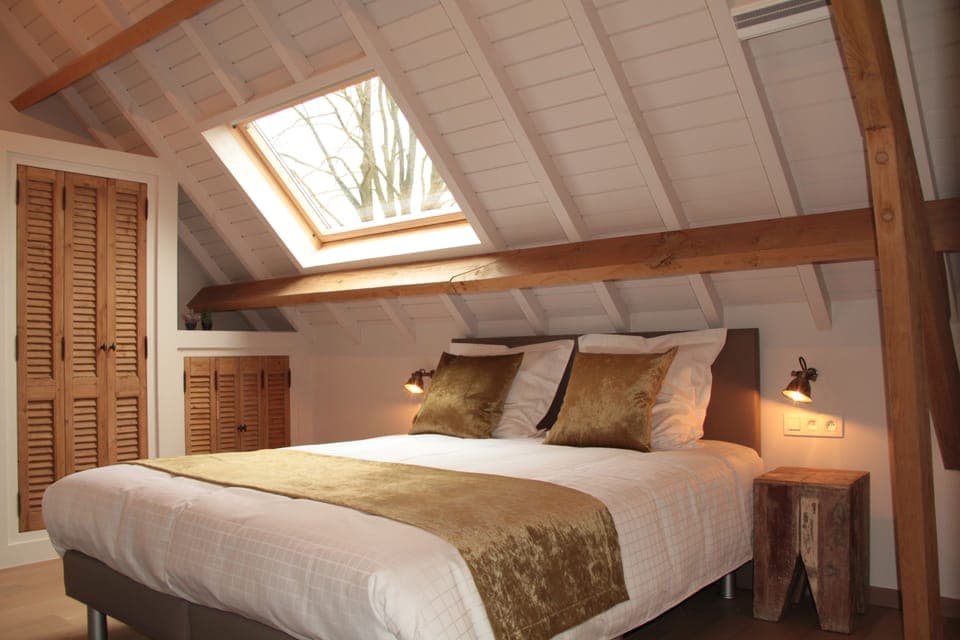 Premium bedding, Select Comfort beds, minibar, desk