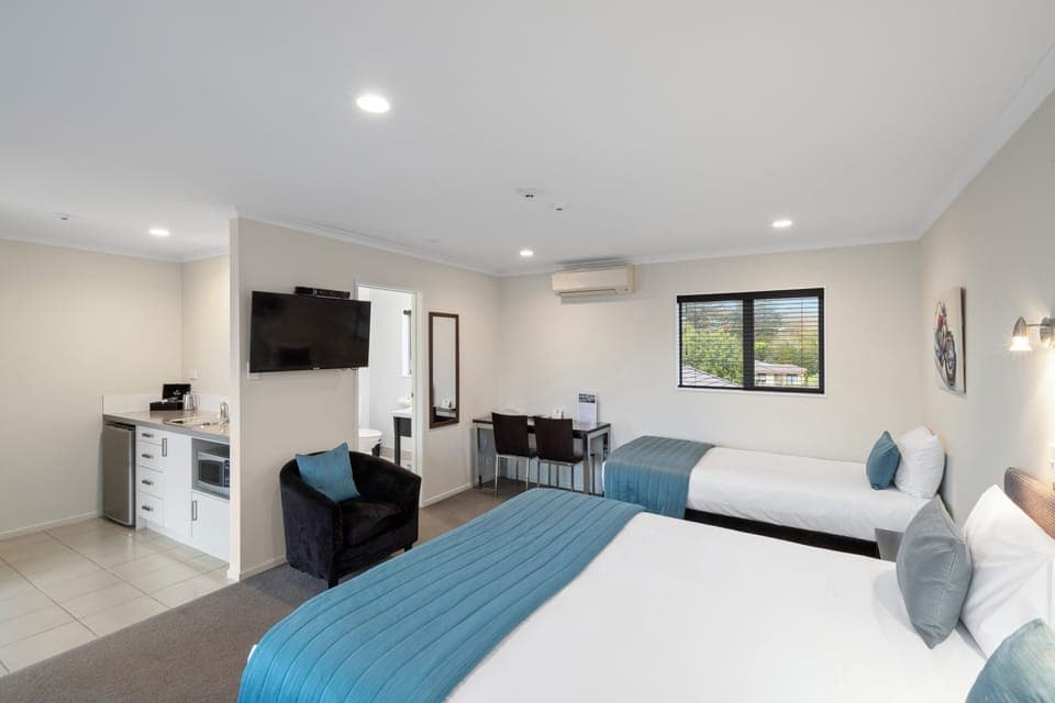 Executive Studio, Multiple Beds, Non Smoking, Kitchenette | In-room safe, blackout drapes, soundproofing, iron/ironing board