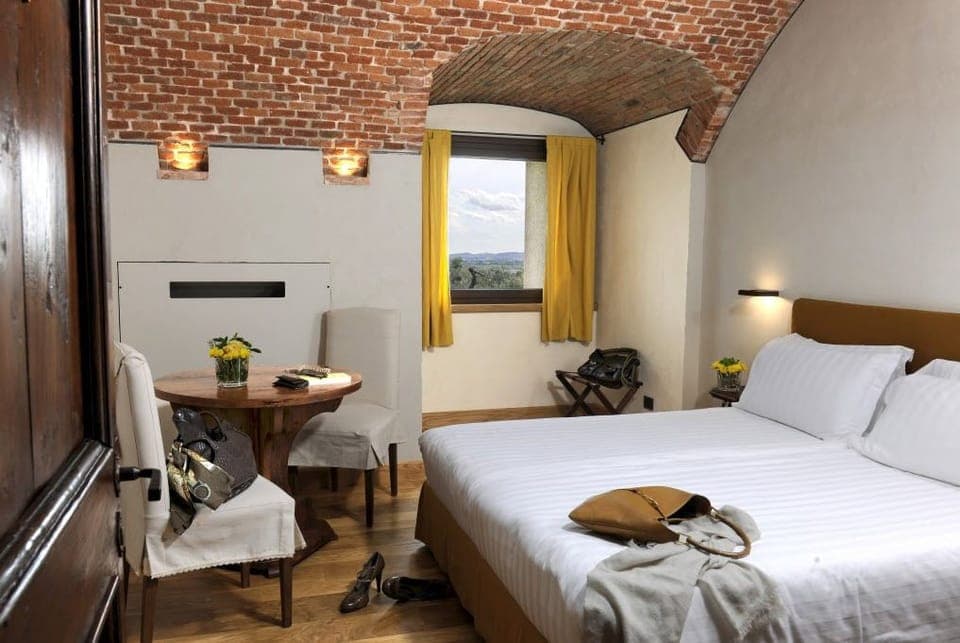 Standard Double Room | Premium bedding, minibar, in-room safe, blackout drapes