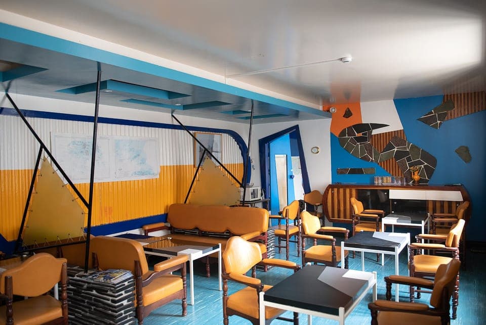 Daily continental breakfast (EUR 12 per person)