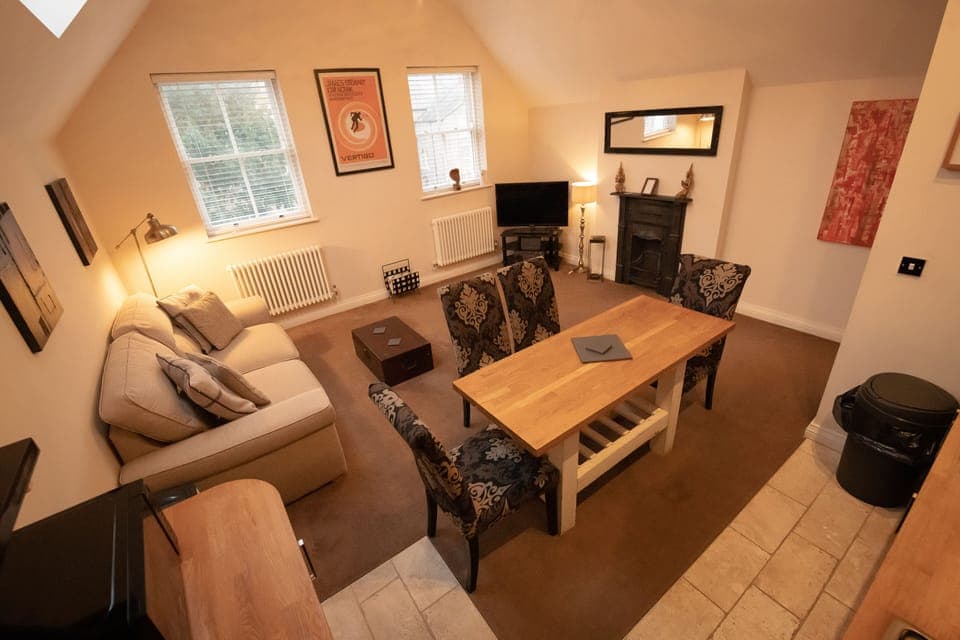 Apartment | Living room | 30-inch TV with digital channels